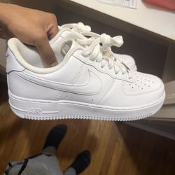 Air Force 1 Low (Size 9)
