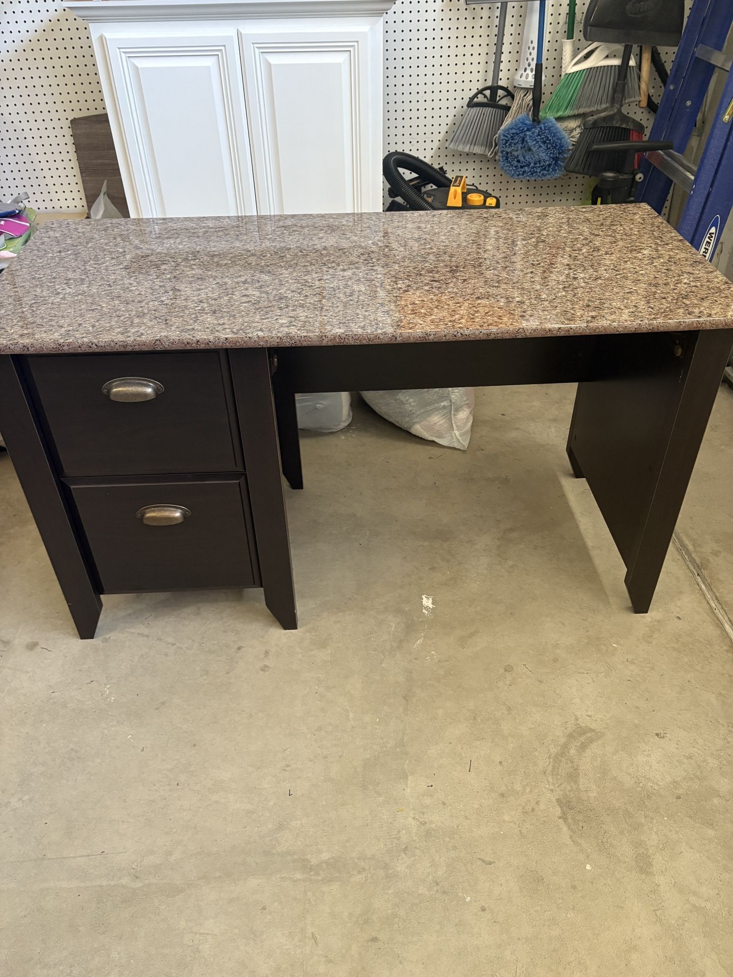 Free Desk