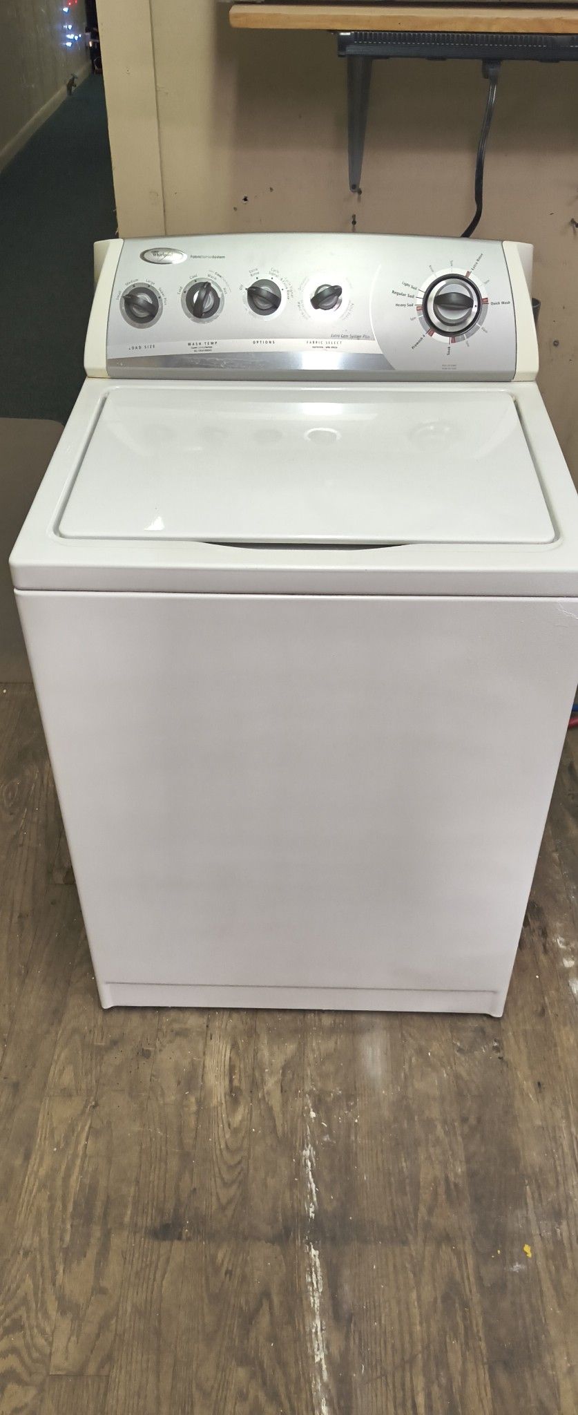 Whirlpool Elite White TopLoad Washer.Full Agitator, Newer Old School Style Washer
