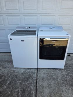 Maytag Bravos XL Super Large Washer and Dryer Set