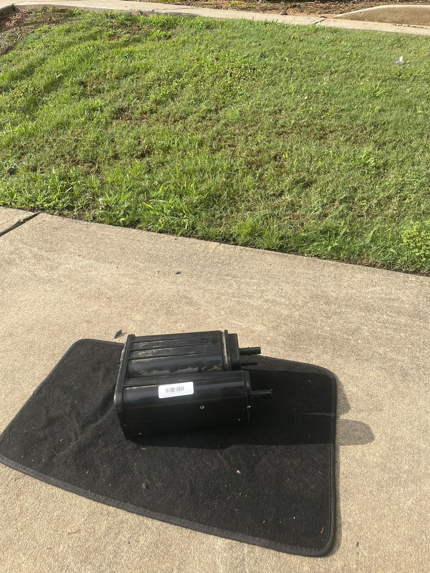 2016 GMC ACADIA charcoal Canister