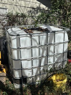 250 Gallon Water Tank