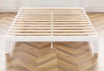 Solid wood King bed (platform bed) and Lucid memory foam mattress 10” inch thick- condition excellent