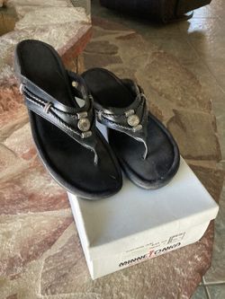 WOMENS SHOES MINNETONKA SIZE 10