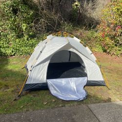 Tent for 3-4 people. Waterproof and Windproof!