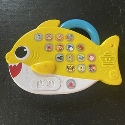 Baby shark toy