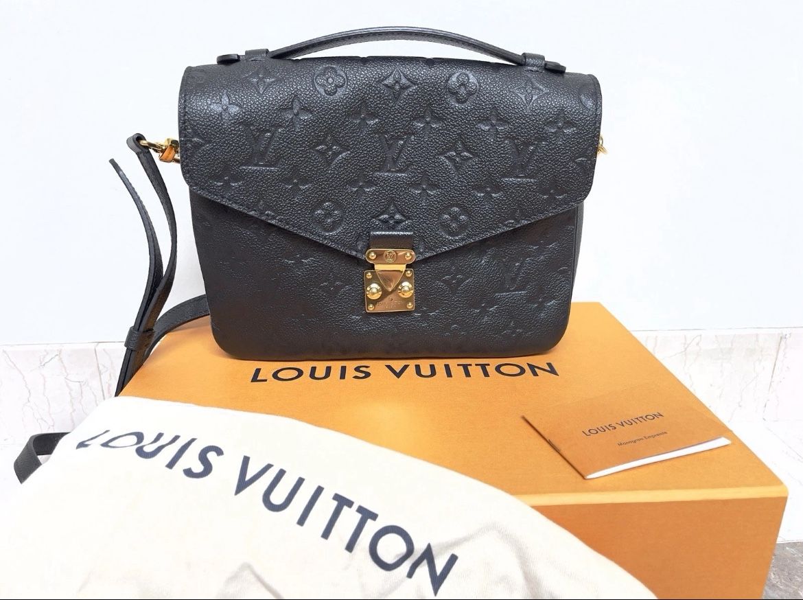 Louis Vuitton Pochette Metis Monogram Black