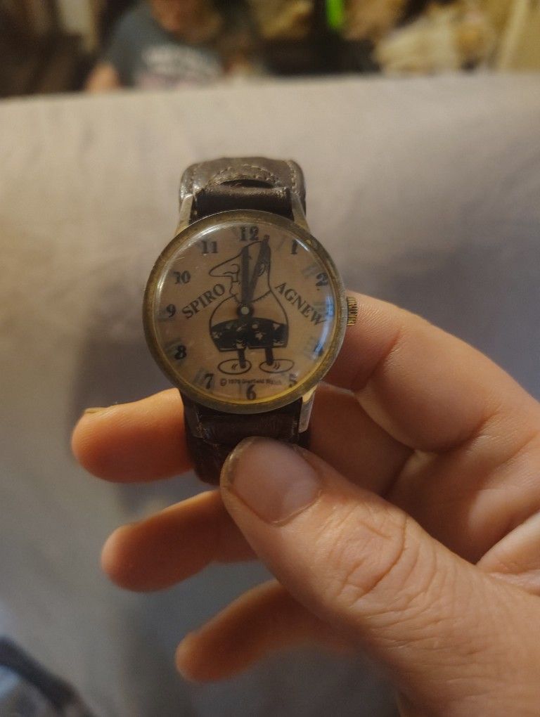 VINTAGE 1970'S SPIRO AGNEW PRESIDENT BROWN LEATHER CUFF WATCH (VINTAGE)