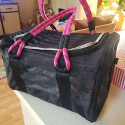 Awesome Small Pet Carrier For Small Dogs And Cats These Sell For Over $125 Selling Mine For $60 Firm! Cash Only Pick Up Only Northeast Fresno