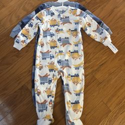 NWT Carter’s boys footed fleece sleeper 2 pack  size 2T