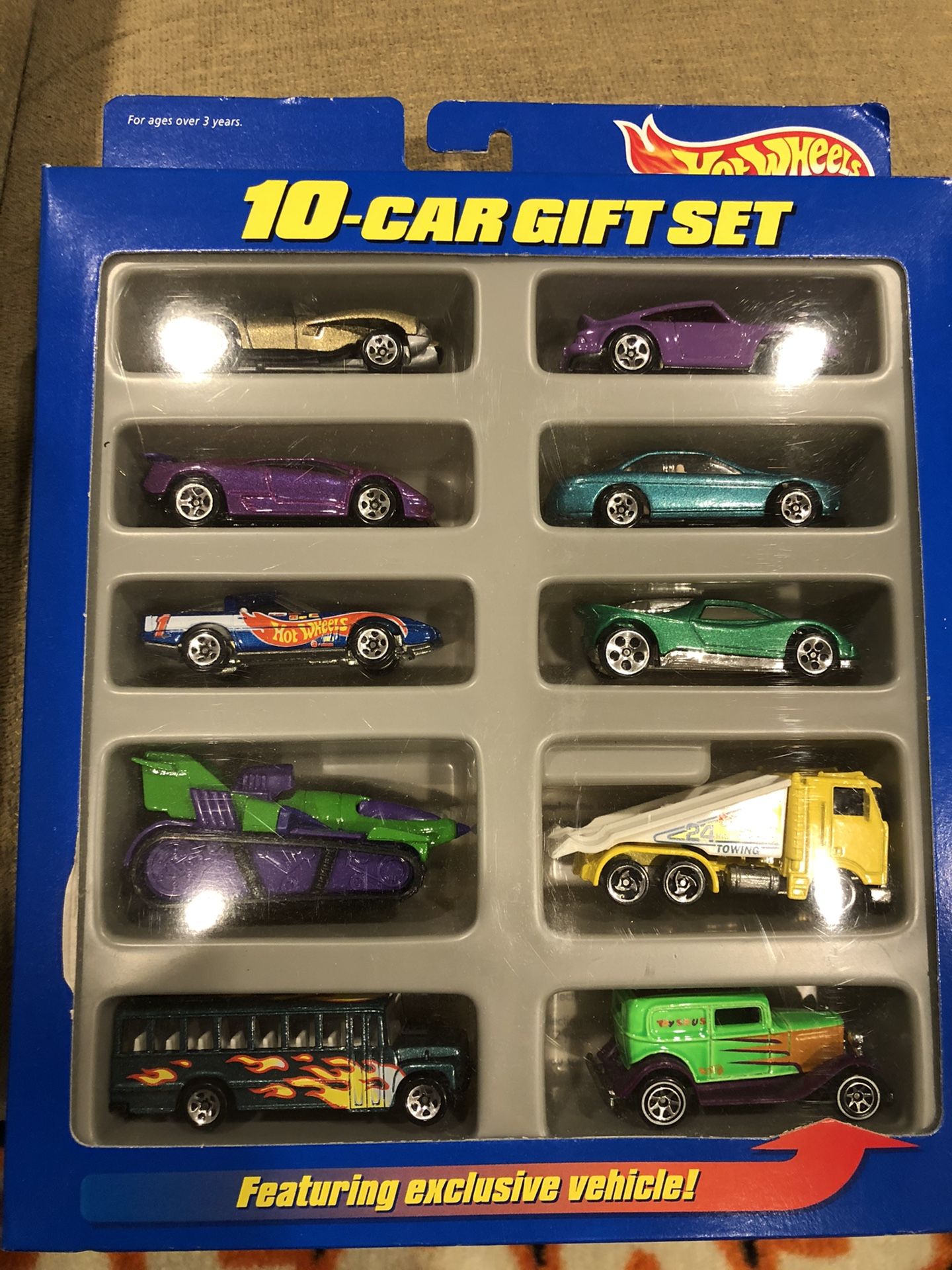 Hot wheels 10 car gift set From 1997