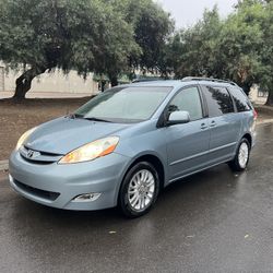 2008 Toyota Sienna