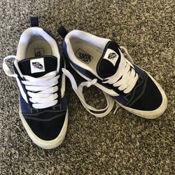 Size 12 men’s vans skate shoe sample