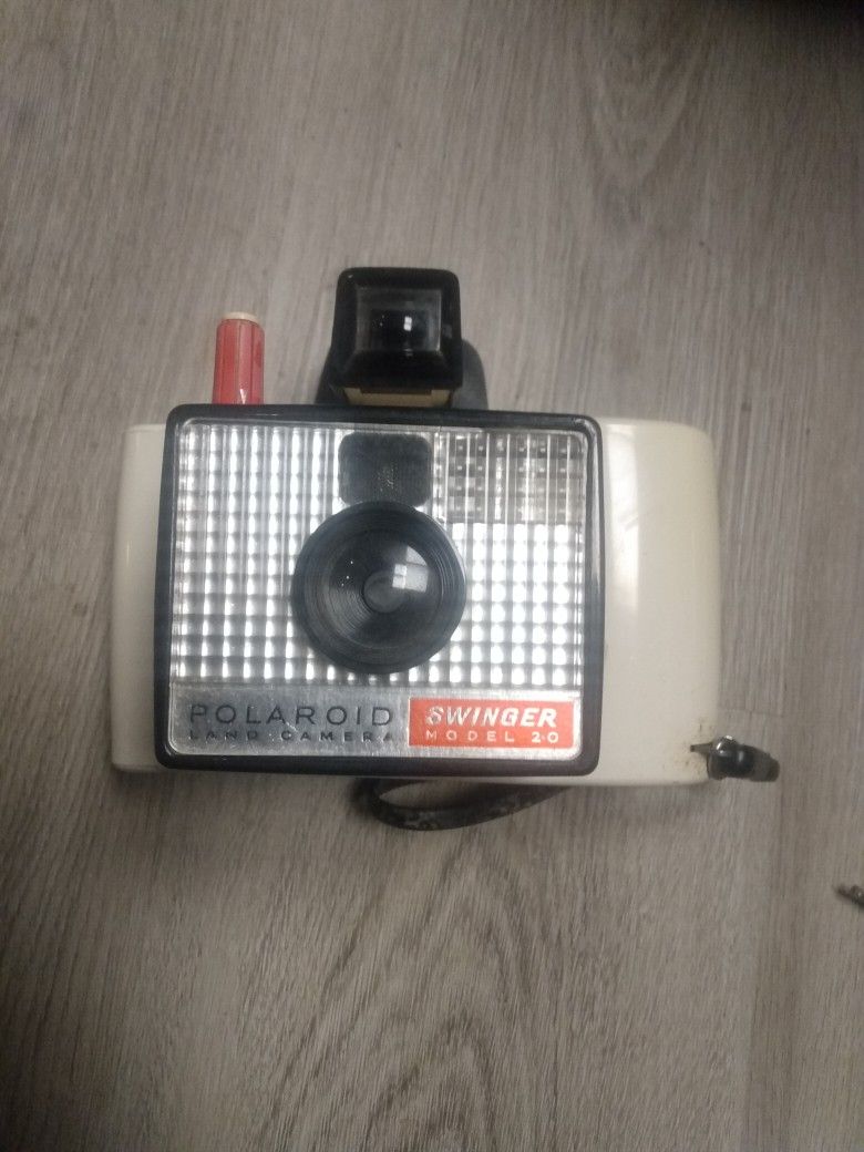 Vintage Polaroid Land Camera Swinger Model 20 With Strap