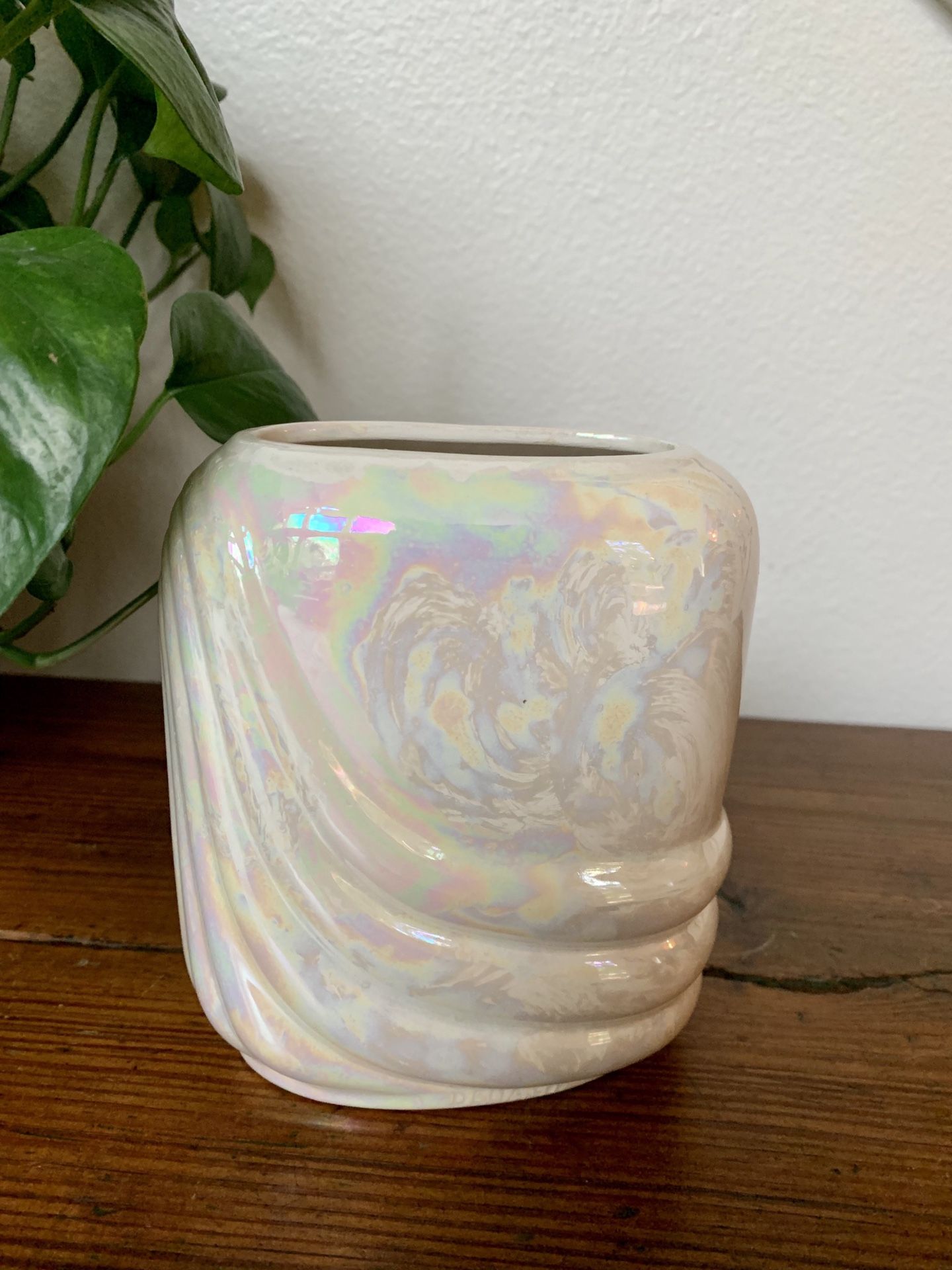 • vintage deco iridescent deco vase •