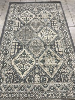 Very premium tiles manor model area rug - 5x8 feet