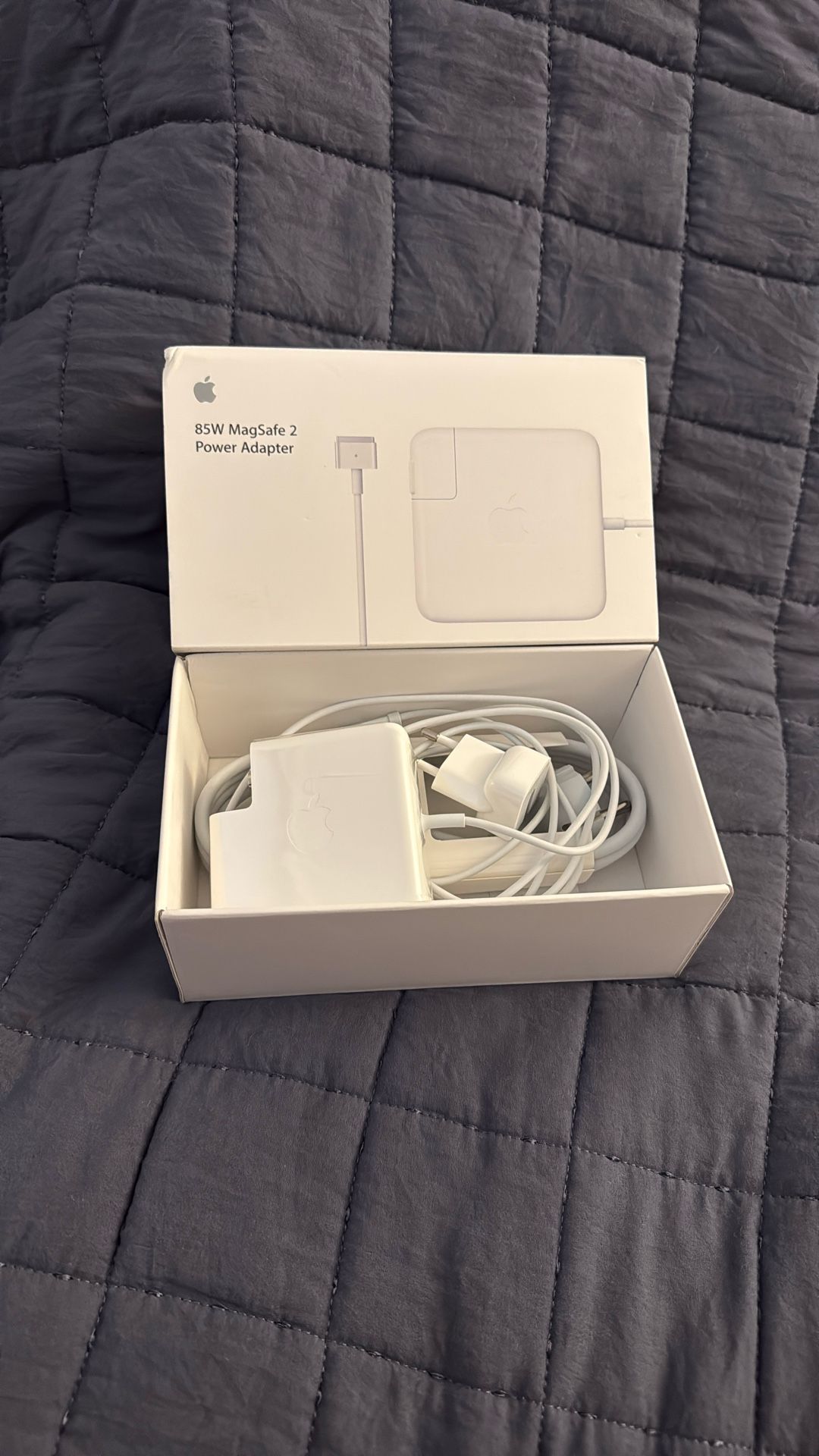 Original Apple 85 W MagSafe 2 power adapter NEW! (for Europe)