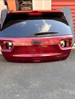 Jeep SRT Trunk