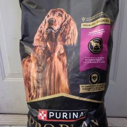 Purina Pro Plan Sensitive Skin & Stomach
Large Dog Food 40lbs