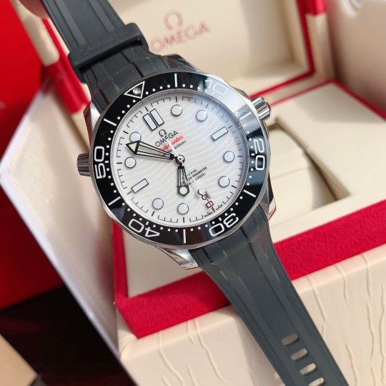 Omega Men’s Watch With Box 2025 New
