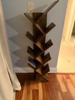 Tree-Shaped Bookshelf for books