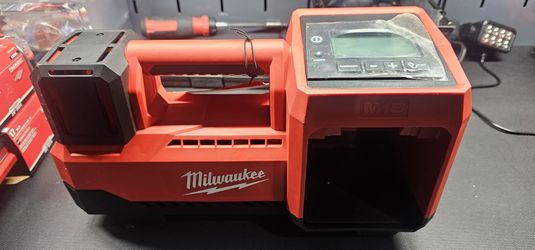 Milwaukee 18V Cordless Portable Inflator 2848-20