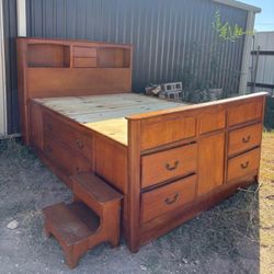 Bed & Dresser