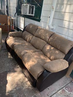 Recliner couch very good condition