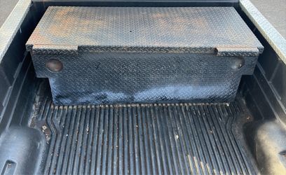 Diamond Plate Truck Bed Tool Box