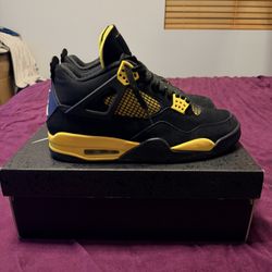 Jordan 4 Thunder 