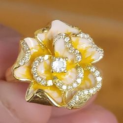 Brand new 18k gold plated flower ring size 8