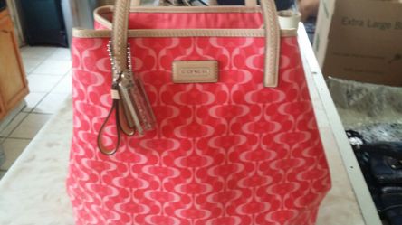 Authentic coach purse NEW LOW PRICE. .