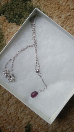 New silver stoned necklace