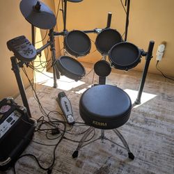 Alesis Nitro  Drum Set