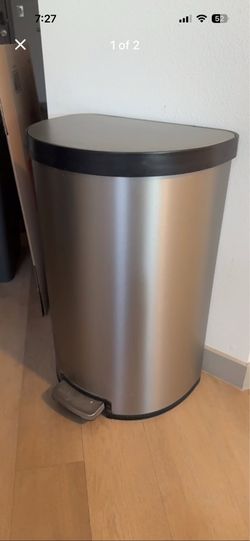 Garbage can