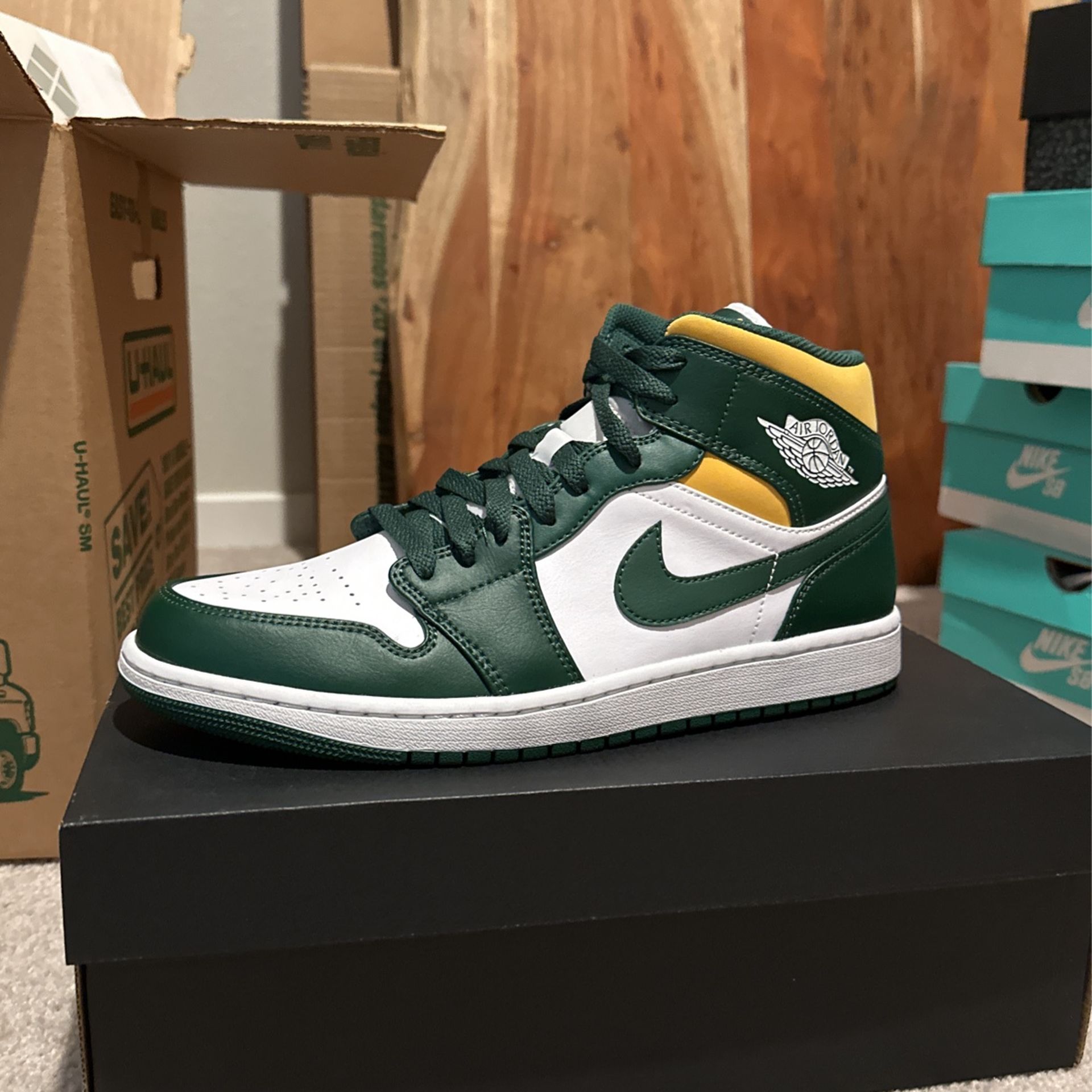 Jordan 1 Mid