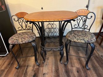 Tall chairs and table