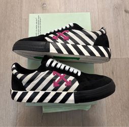 Off White Vulc Low size 11 men or EU 44