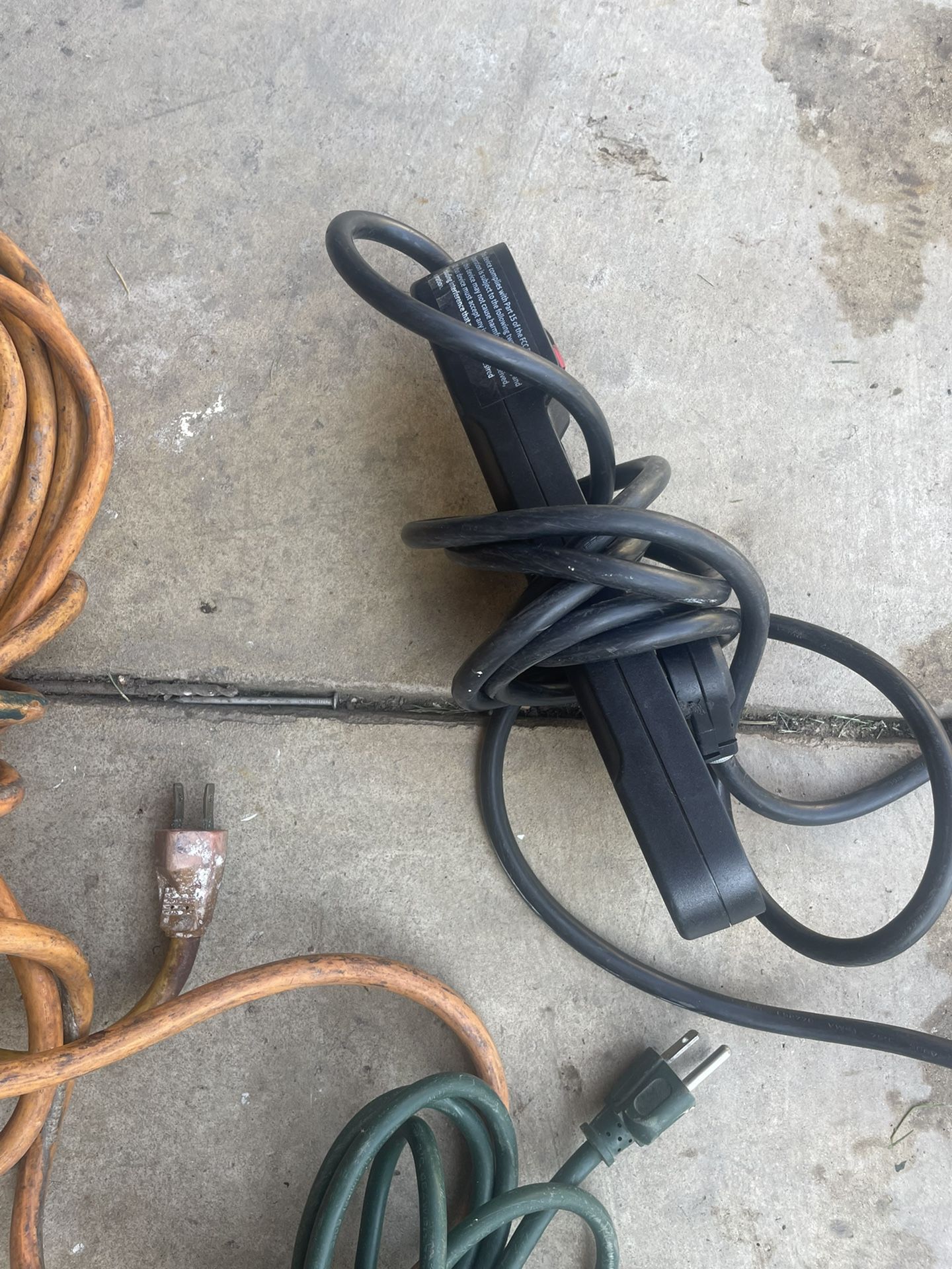 Extension cords and 1 surge protector for Sale in City Of Industry, CA