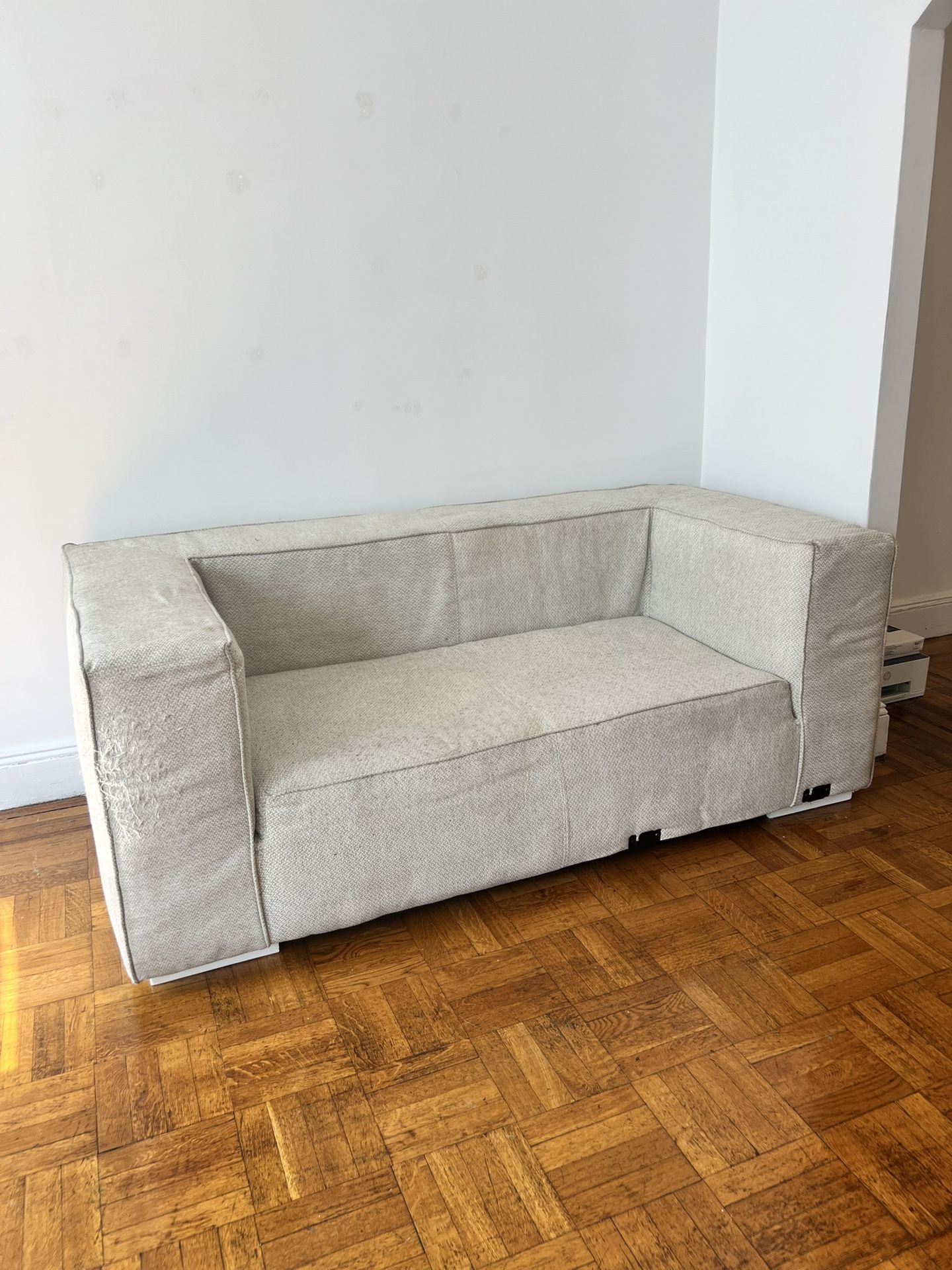 Free White Sofa Couch (200cm 78in Long)
