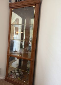Wood Lighted Corner Curio Cabinet w/adjustable shelves