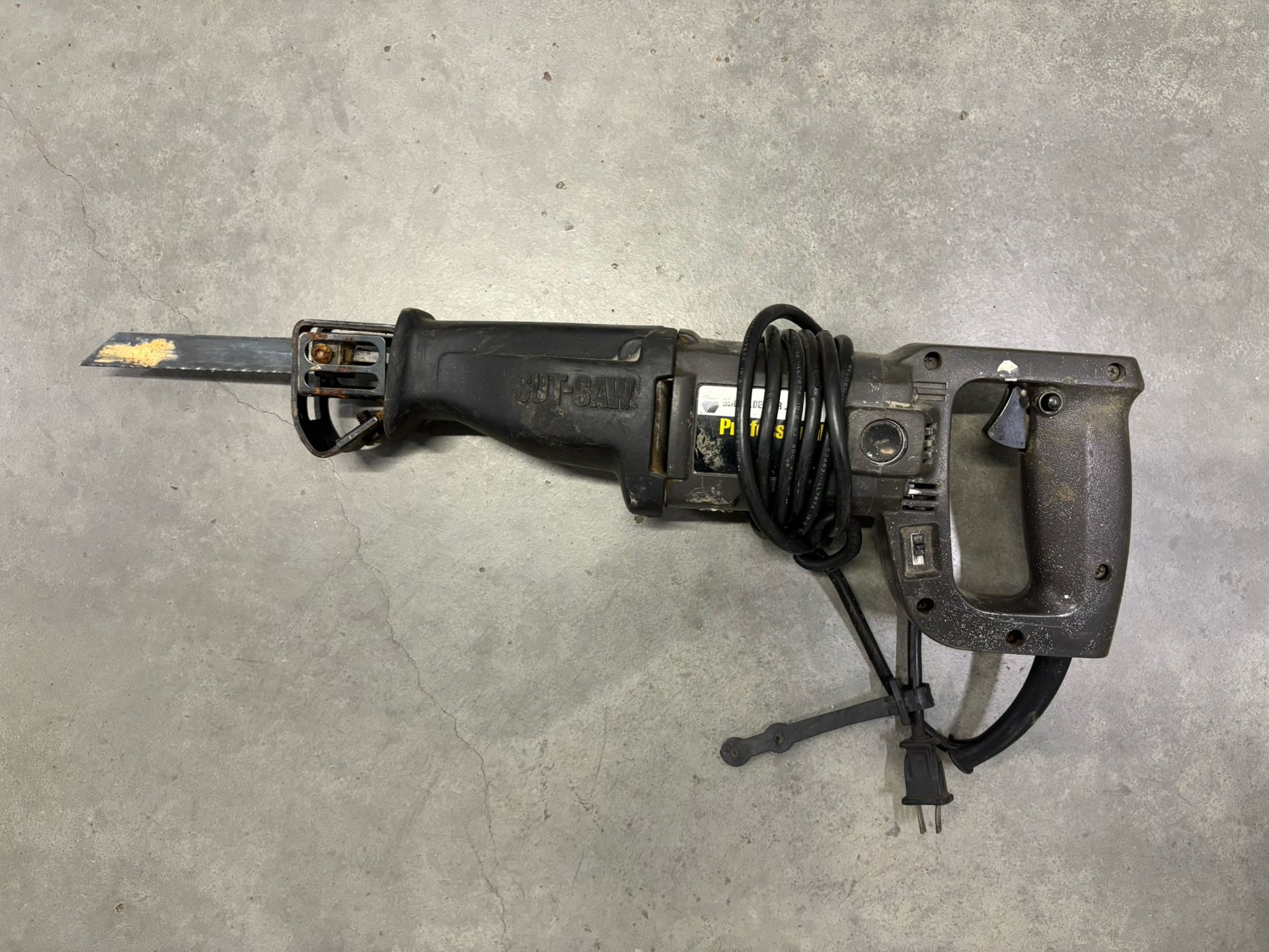 Black And Decker Professional Cut Saw Electric 