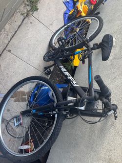 Huffy Mountain Bike Black and Blue