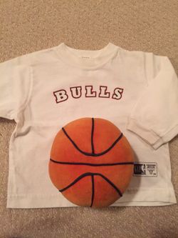 🏀 Baby Gap Bulls Infant Shirt and Soft Plush Rattle Basketball 🏀