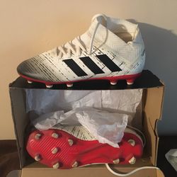 Women Addidas Soccer Cleats Size 5