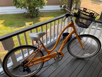Townie 7 D step through street bike