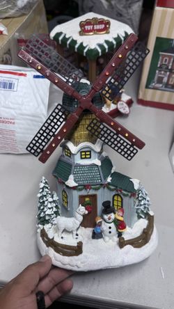 st. nicholas square® WINDMILL