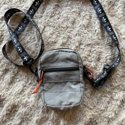 Adidas Cross Body Pouch 