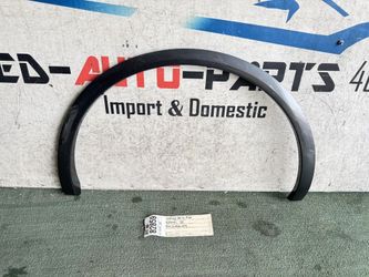 2018 - 2019 - 2020 - 2021 - 2023 AUDI Q5 REAR LEFT FENDER FLARE ARCH MOLDING OEM AY82859