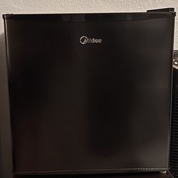Mini Fridge, Midea